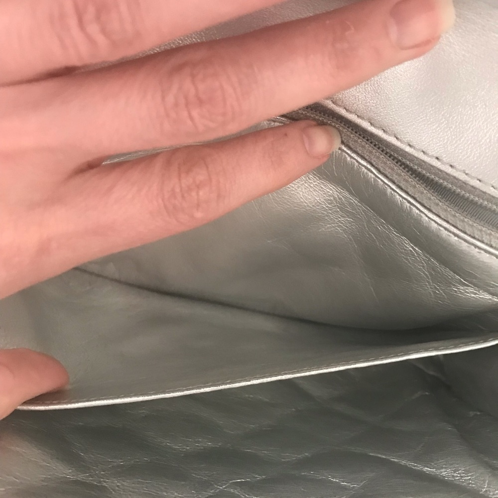 Beautiful jumbo silver Chanel 🥰 - Picture 6 of 13